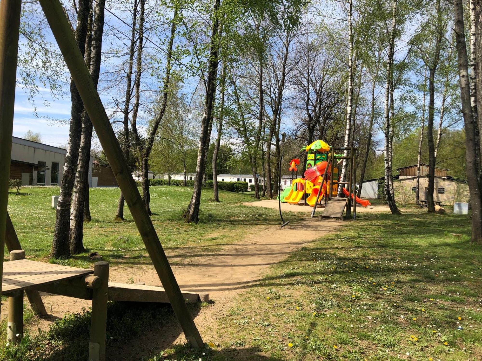 Cottage Chaleureux Dans Domaine Prive Signy-le-Petit ภายนอก รูปภาพ